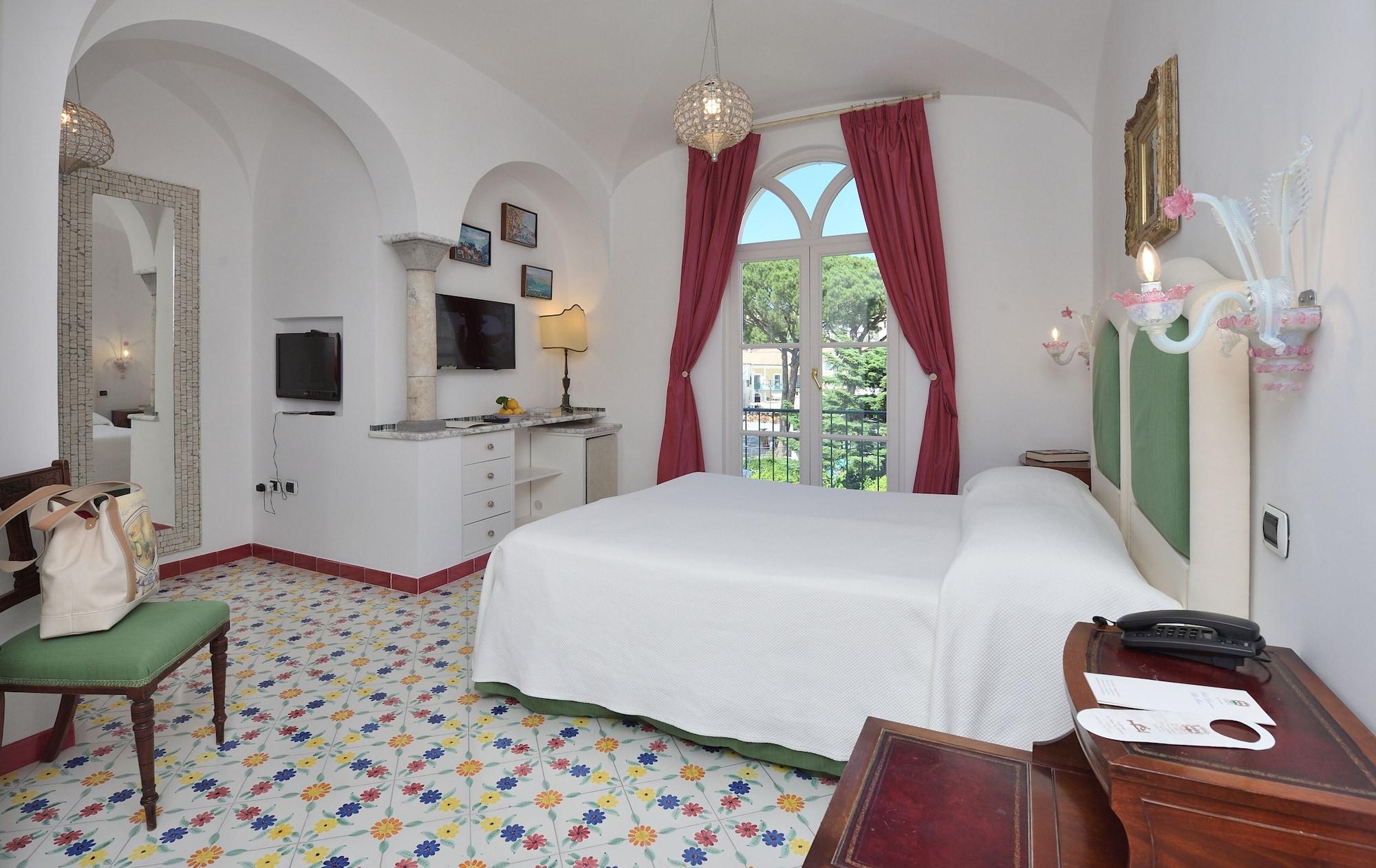 Hotel Giordano ราเวลโล ภายนอก รูปภาพ